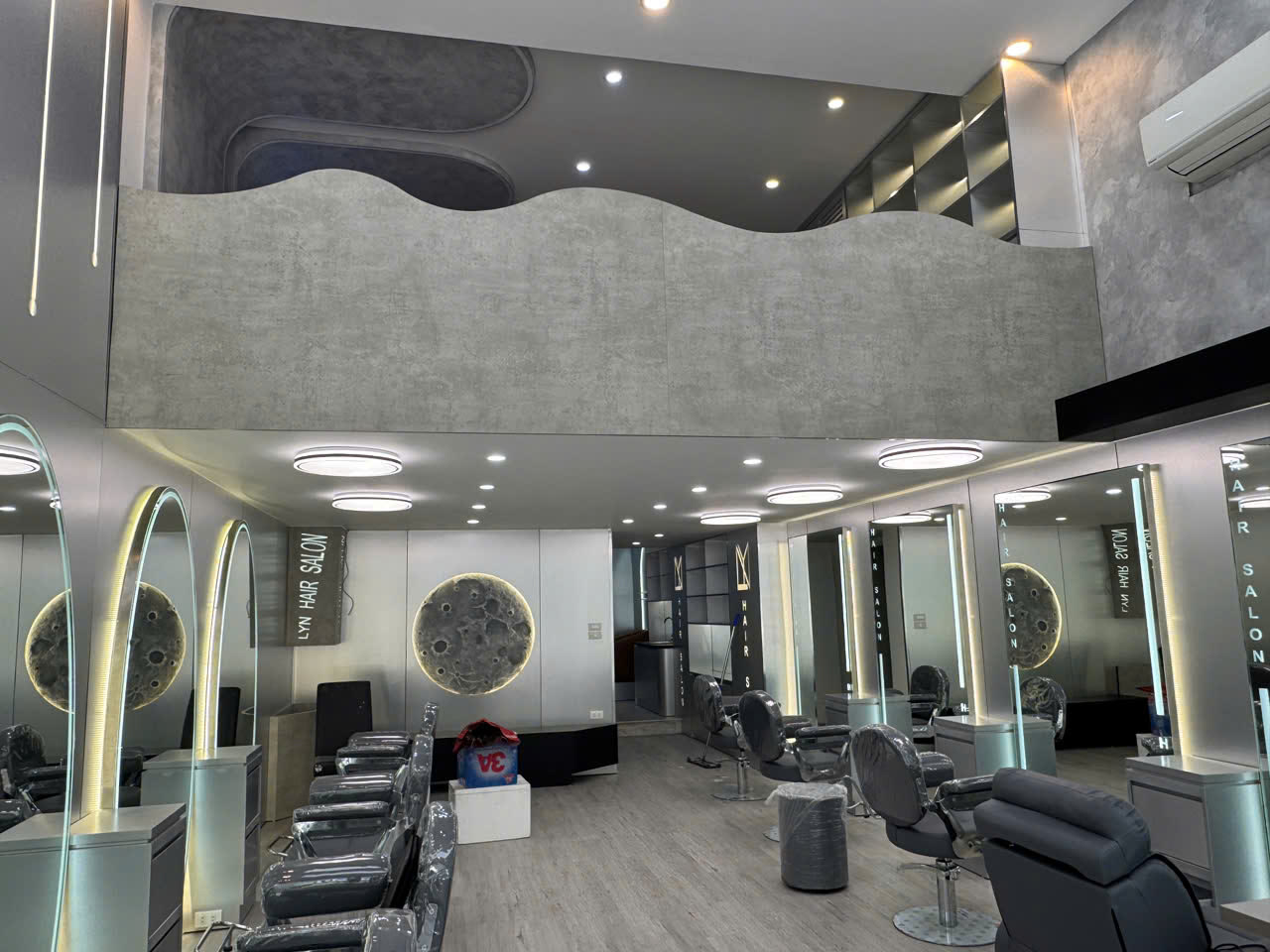 Bố trí salon/spa mặt tiền hẹp, nhà ống sâu cho thoáng