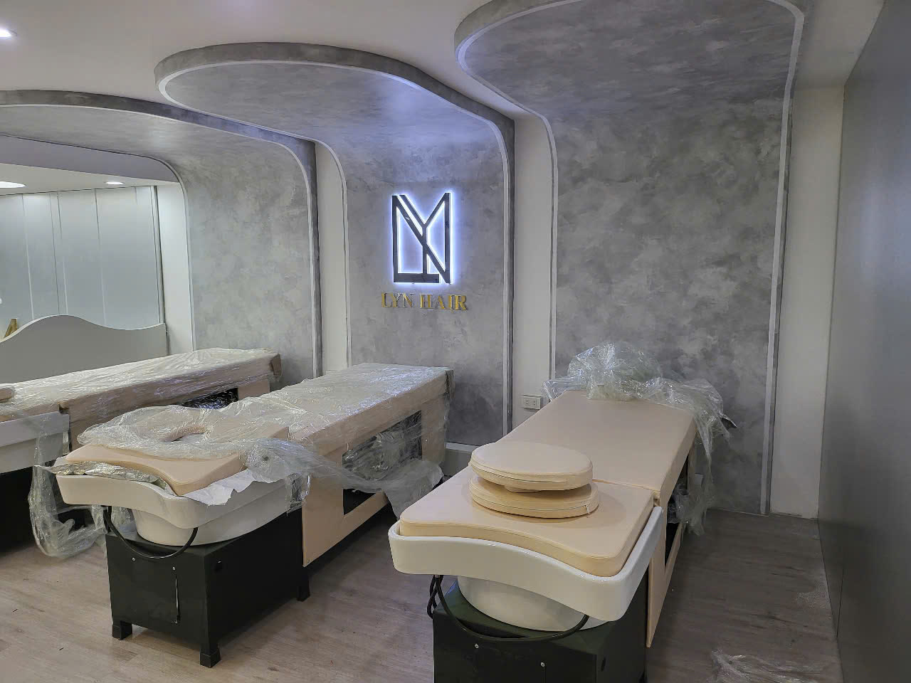 Các vật dụng salon tóc cần có khi mở tiệm: danh sách đầy đủ để không thiếu sót