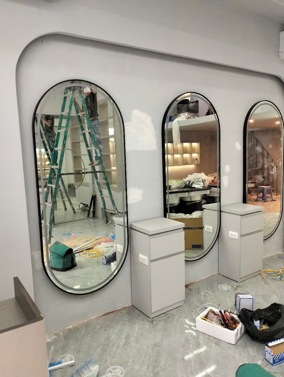 Thi công một salon tóc mất bao lâu là hợp lý?