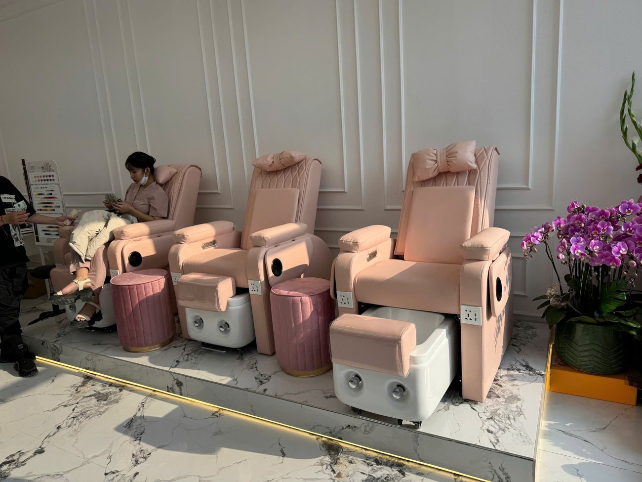 Nội thất Nail · Nối mi - Tiệm làm đẹp cao cấp - Nội Thất Hà Tuấn LX