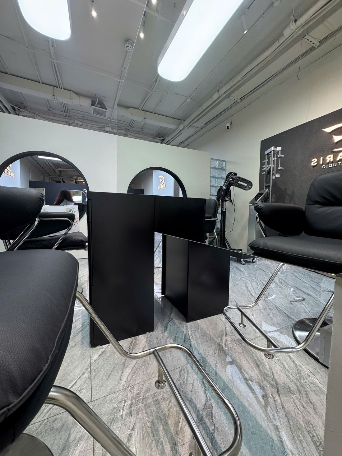 công trình salon tóc Salon ZIZO - Nội Thất Hà Tuấn LX