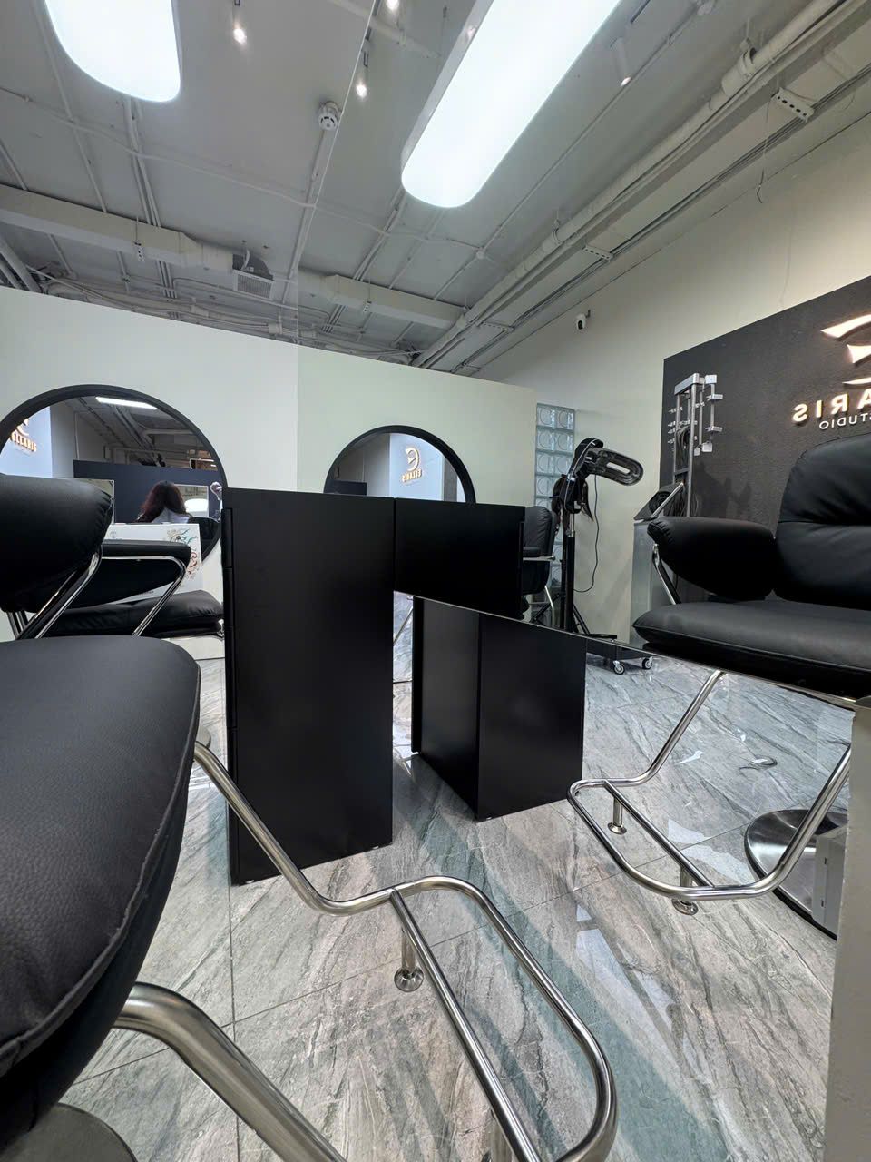 Xu hướng salon tóc tại Phú Diễn - Nội Thất Hà Tuấn LX
