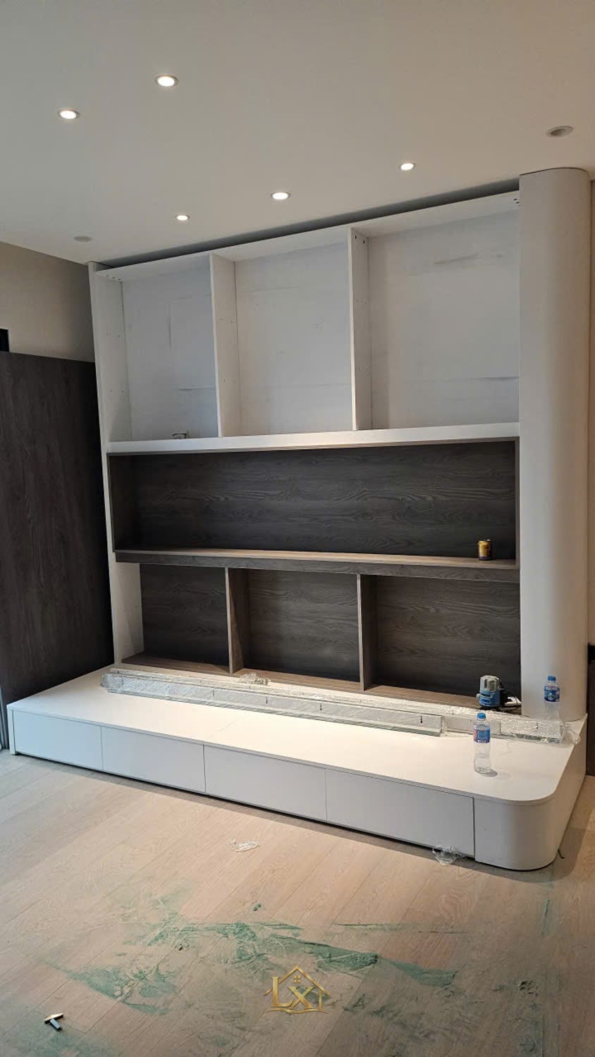 Vách tivi phòng khách - công trình Nội Thất Hà Tuấn LX