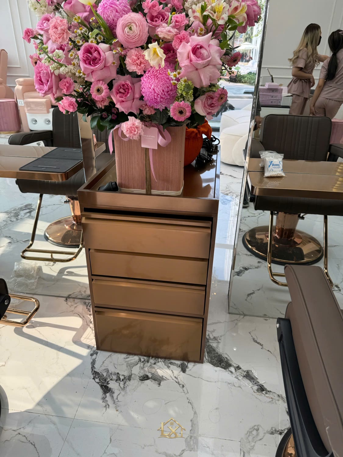 Tiệm nail tông màu & phong cách nào để khách thích check-in?
