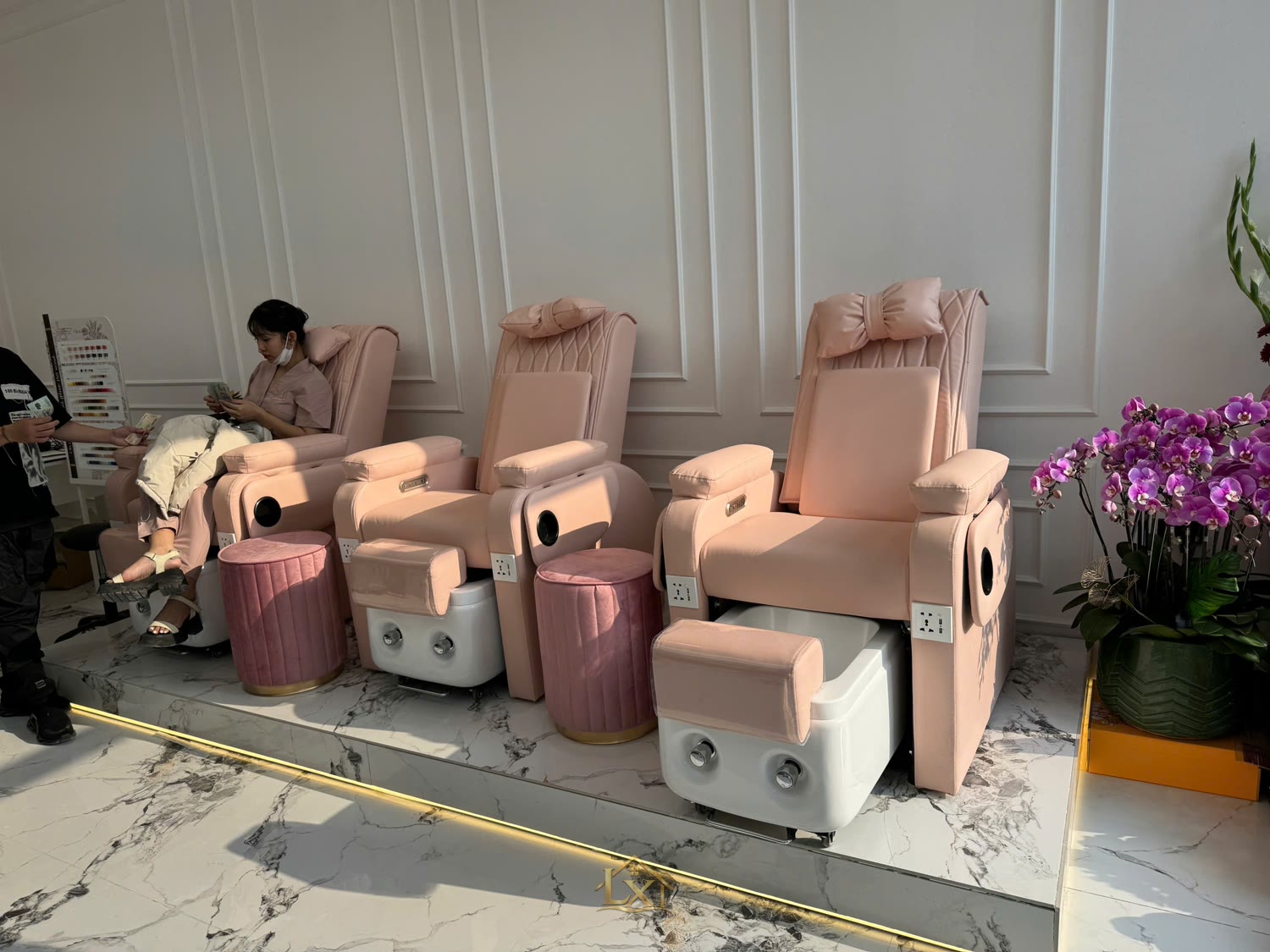 Bố Trí Tiệm Nail Tối Ưu Cho Thợ Và Khách