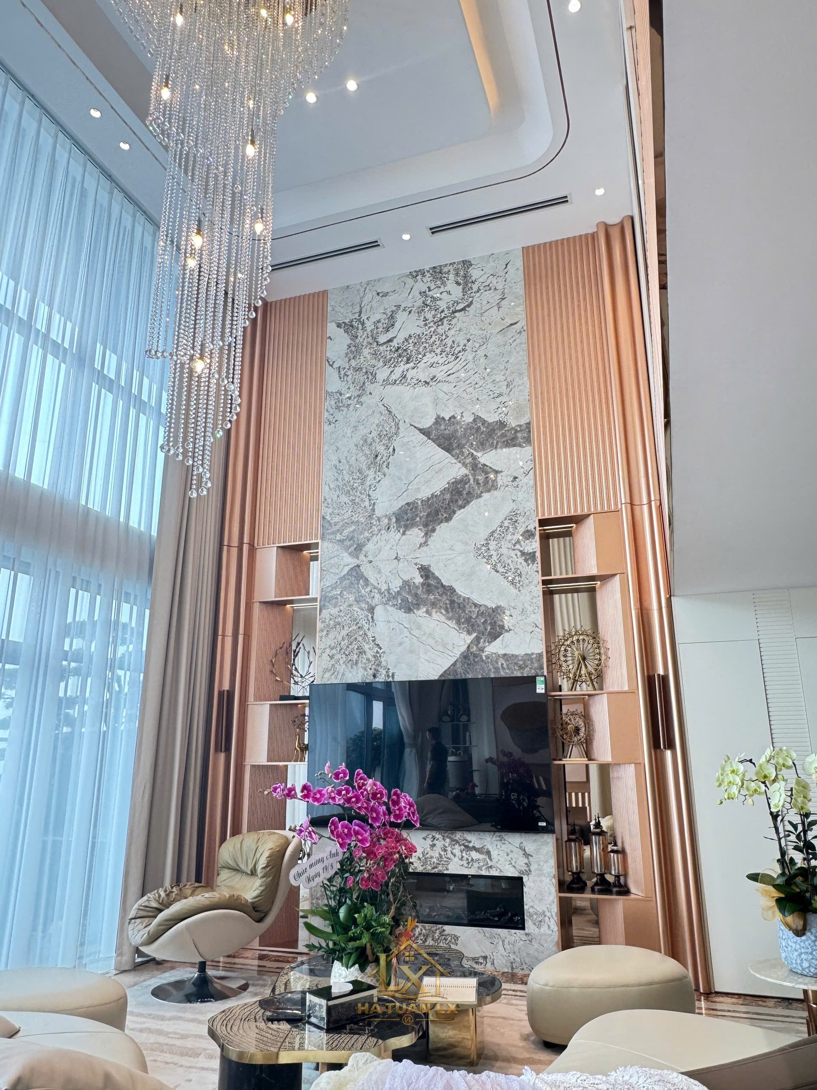Vách tivi phòng khách - công trình Nội Thất Hà Tuấn LX