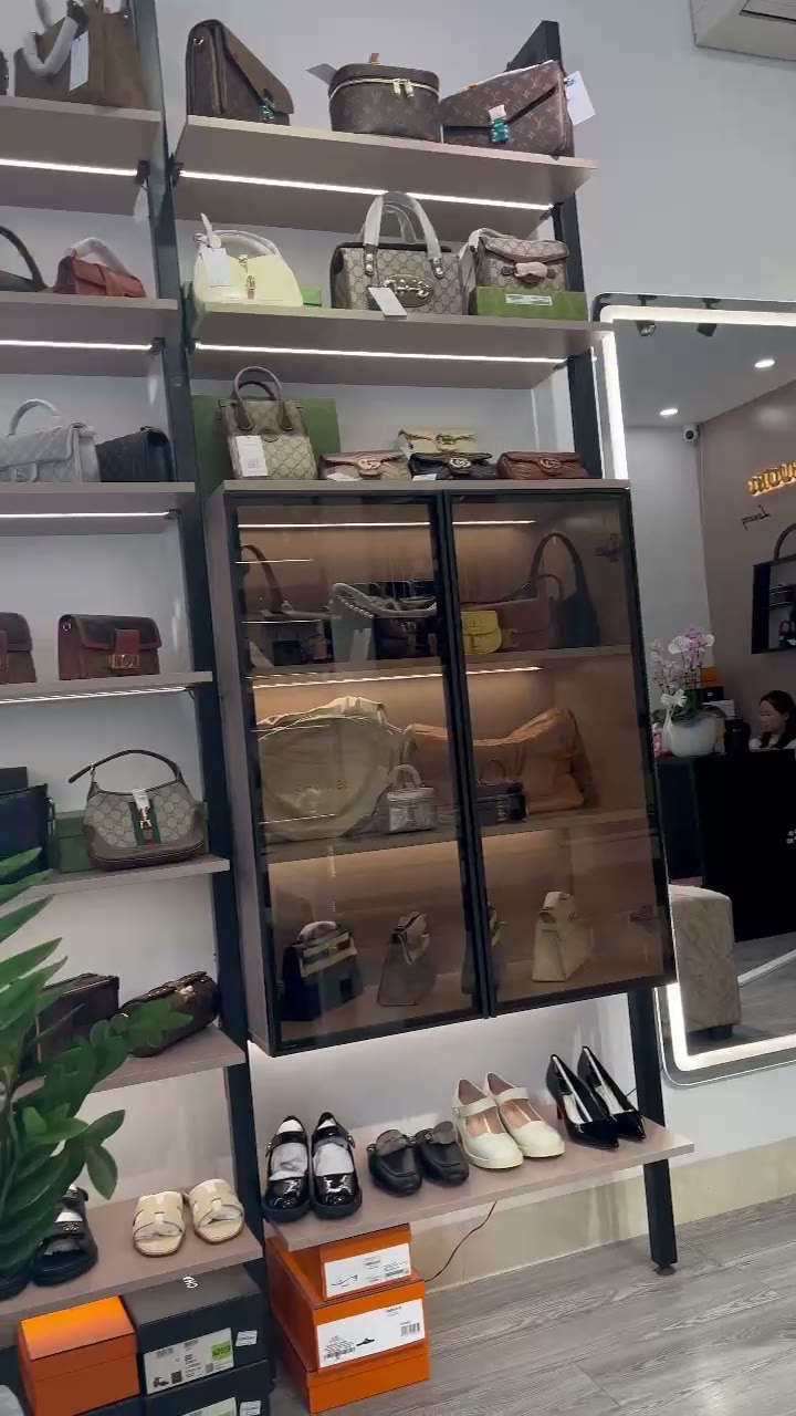 Lỗi thường gặp showroom tại Nhật Tân - Nội Thất Hà Tuấn LX