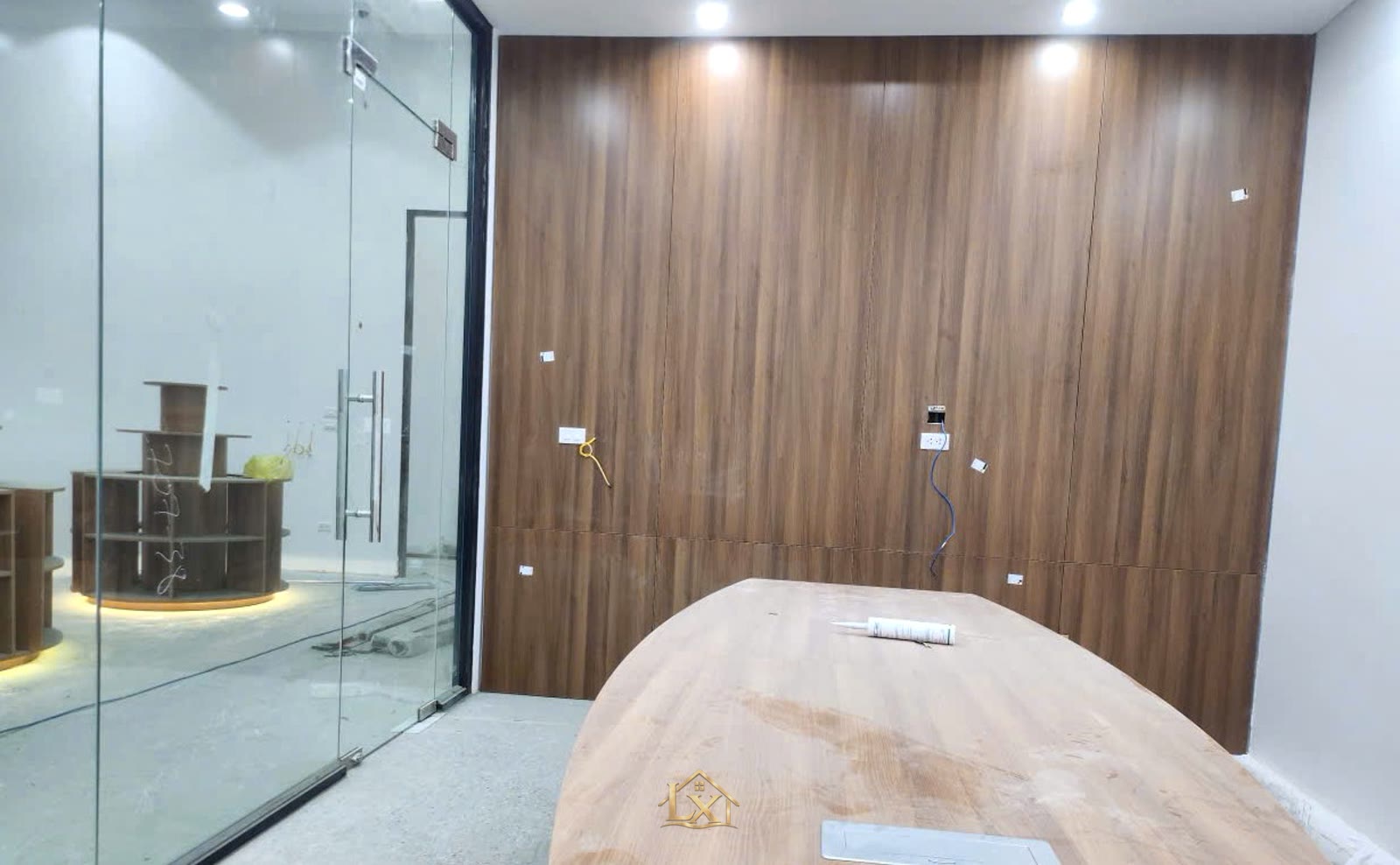 Thiết kế văn phòng hiện đại tối giản: gọn mà sang