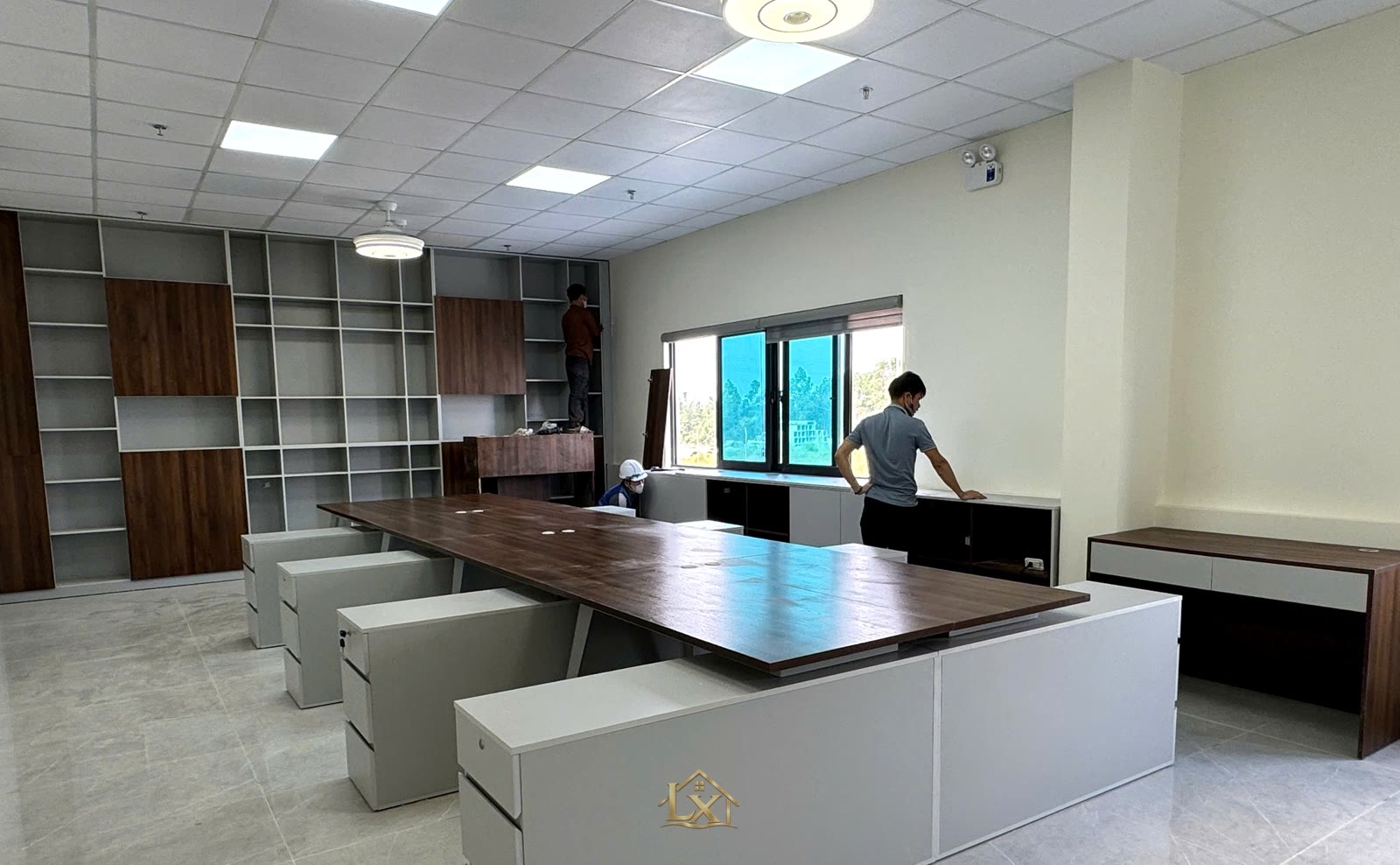 Chọn đơn vị nội thất văn phòng tại Thuận Thành - Nội Thất Hà Tuấn LX