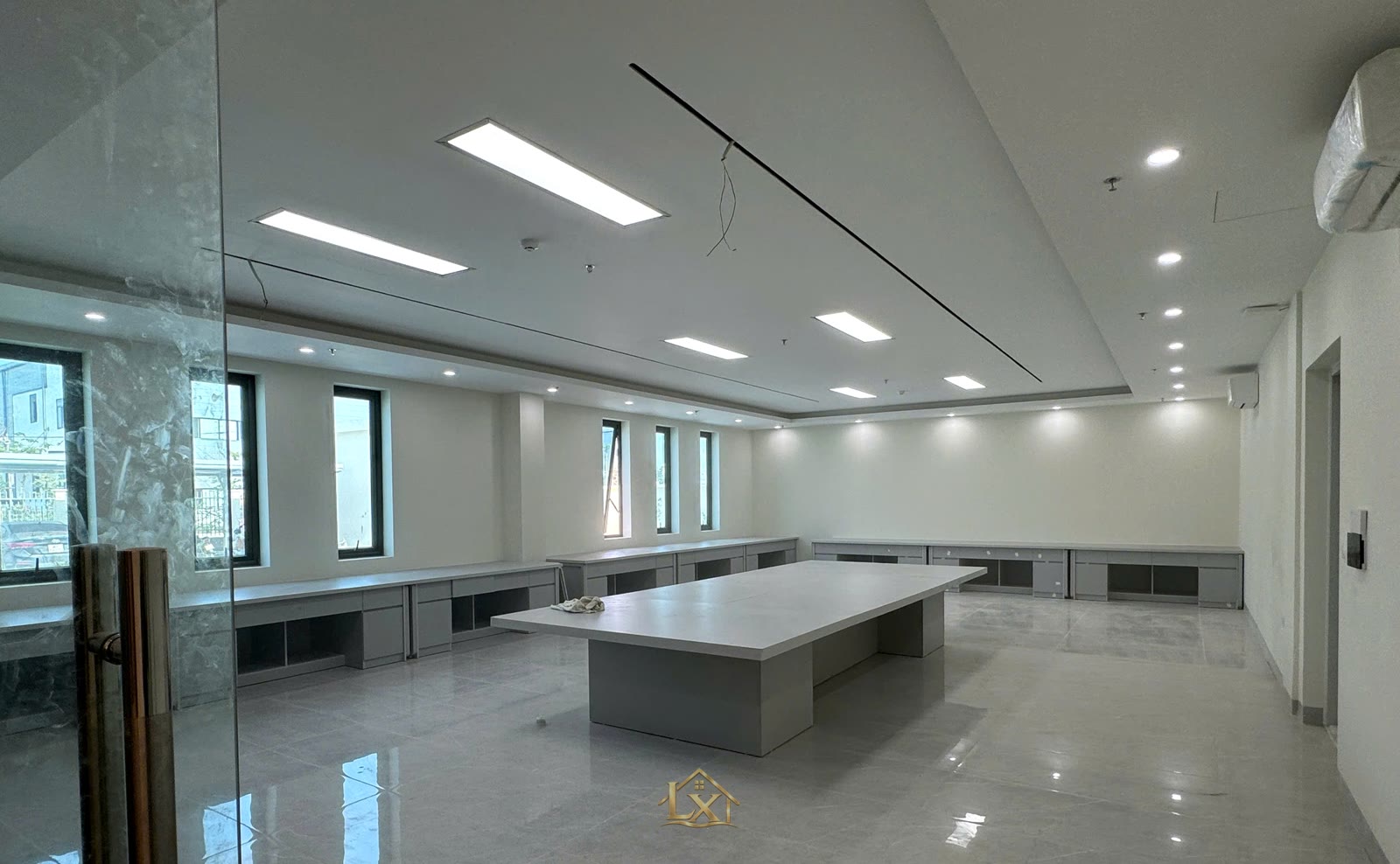 Kinh nghiệm nội thất văn phòng tại Sài Đồng - Nội Thất Hà Tuấn LX