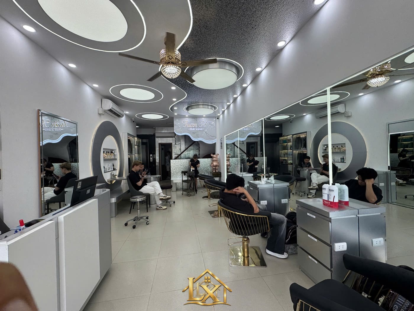 Mẫu gương salon thực tế do Nội Thất Hà Tuấn LX thi công 9 - Nội Thất Hà Tuấn LX