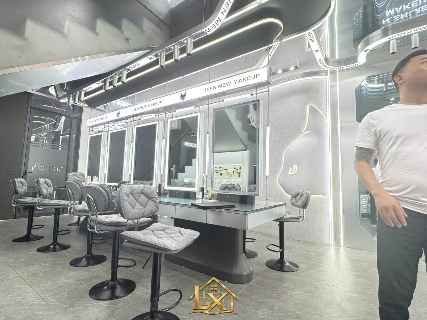 Mẫu gương salon thực tế do Nội Thất Hà Tuấn LX thi công 12 - Nội Thất Hà Tuấn LX