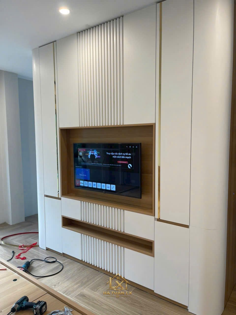 Vách tivi & vách trang trí mẫu 10 - Nội Thất Hà Tuấn LX