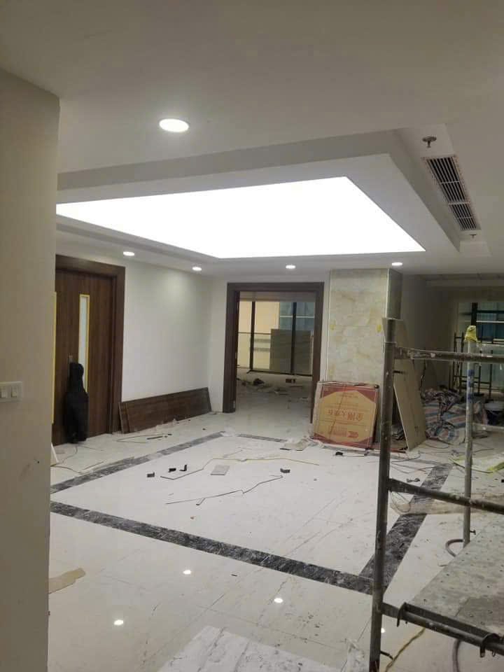 Trần xuyên sáng phẳng phòng khách - Nội Thất Hà Tuấn LX