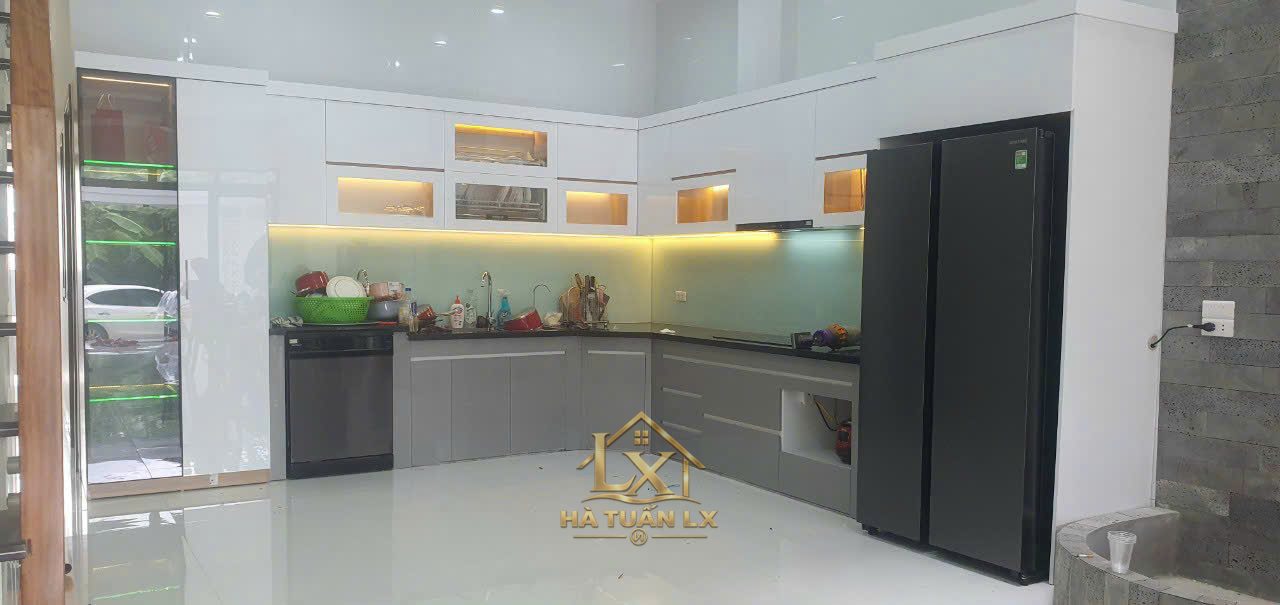 Tủ bếp gia đình mẫu 42 - Nội Thất Hà Tuấn LX