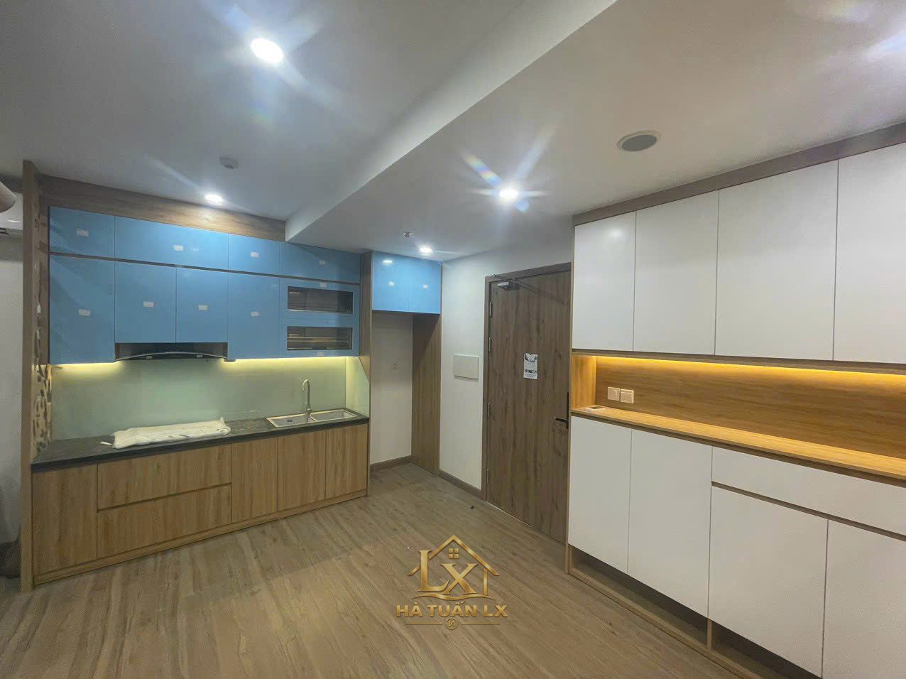 Tủ bếp gia đình mẫu 61 - Nội Thất Hà Tuấn LX