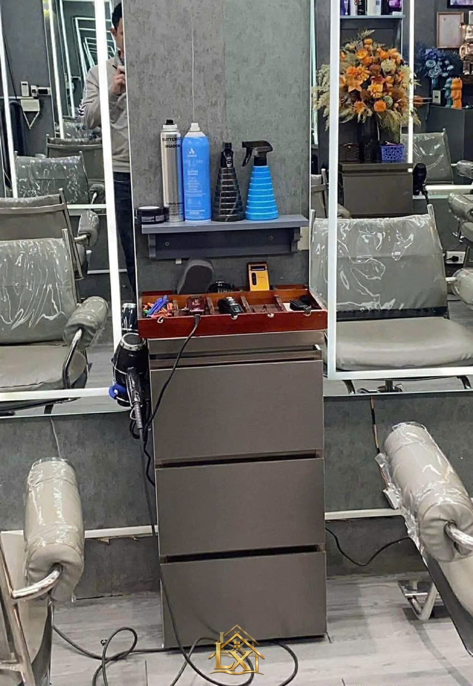 Mẫu tủ cạnh gương bàn kỹ thuật salon do Nội Thất Hà Tuấn LX sản xuất 13 - Nội Thất Hà Tuấn LX